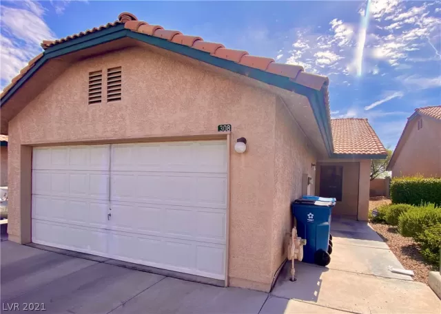 MLS: 2331590 Condo For Sale