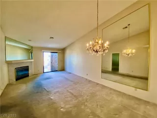 Photo #5: 2331590 Listing