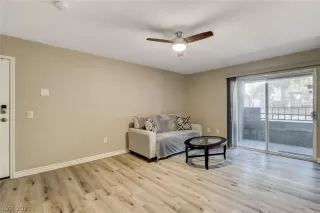 Photo #3: 2331601 Listing