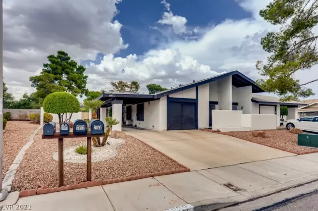 MLS: 2331604 Condo For Sale