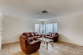 Photo #1: 2331604 Listing