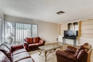 Photo #3: 2331604 Listing