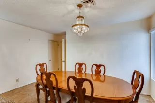 Photo #4: 2331604 Listing