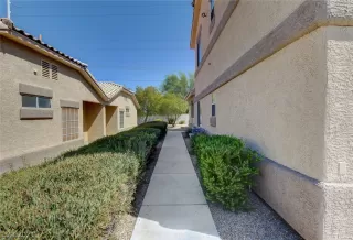 Photo #2: 2331613 Listing