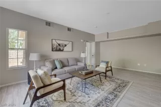 Photo #5: 2331613 Listing