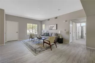 Photo #6: 2331613 Listing