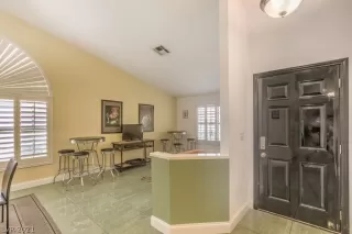 Photo #2: 2331614 Listing