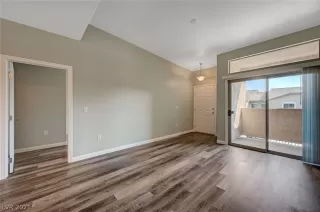 Photo #4: 2331647 Listing