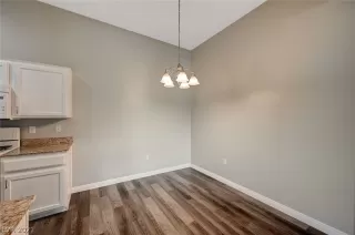 Photo #6: 2331647 Listing