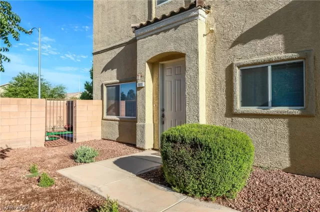 MLS: 2331657 Condo For Sale