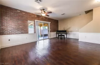 Photo #3: 2331657 Listing 