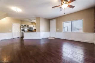 Photo #5: 2331657 Listing 