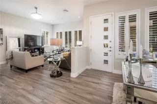 Photo #2: 2331658 Listing