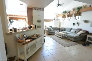 Photo #2: 2331672 Listing