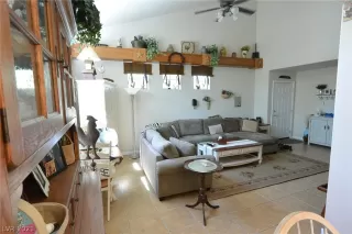 Photo #3: 2331672 Listing