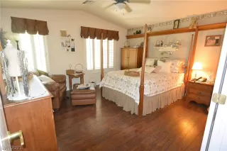 Photo #6: 2331672 Listing