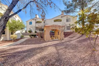 Photo #3: 2331680 Listing