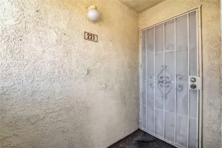 Photo #5: 2331680 Listing