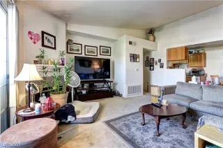 Photo #2: 2331684 Listing