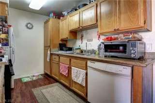 Photo #5: 2331684 Listing