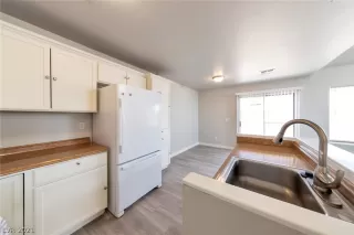 Photo #3: 2331688 Listing 