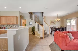 Photo #2: 2331691 Listing