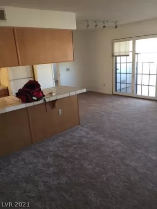 Photo #6: 2331697 Listing