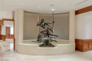 Photo #5: 2331700 Listing