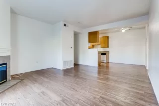 Photo #2: 2331725 Listing