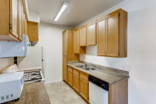 Photo #6: 2331725 Listing