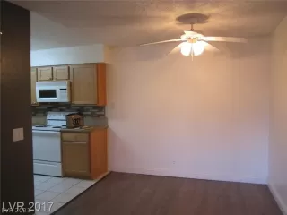 Photo #2: 2331745 Listing