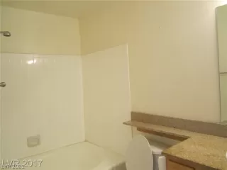 Photo #5: 2331745 Listing