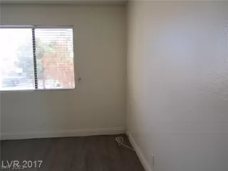 Photo #6: 2331745 Listing