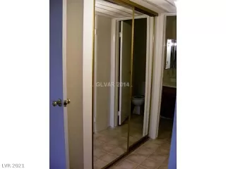 Photo #4: 2331748 Listing 