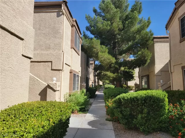 MLS: 2331757 Condo For Sale