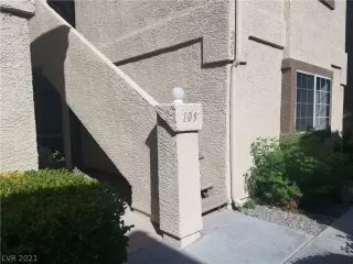 Photo #1: 2331757 Listing