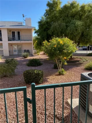 Photo #2: 2331773 Listing