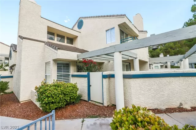 MLS: 2331779 Condo For Sale