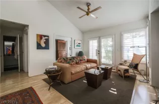 Photo #3: 2331779 Listing