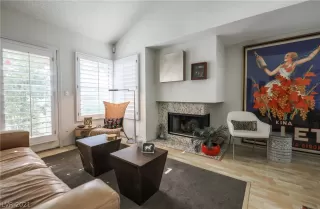 Photo #6: 2331779 Listing