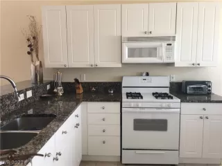 Photo #3: 2331781 Listing