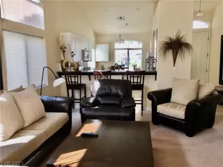 Photo #6: 2331781 Listing