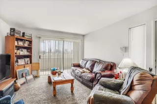 Photo #4: 2331788 Listing