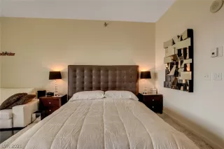 Photo #2: 2331801 Listing 