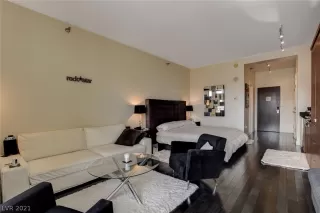 Photo #5: 2331801 Listing 