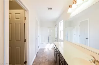 Photo #3: 2331809 Listing