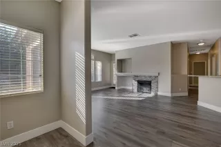 Photo #2: 2331838 Listing 