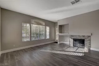 Photo #3: 2331838 Listing 