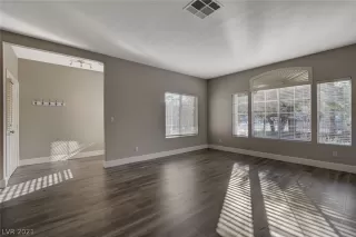 Photo #6: 2331838 Listing 