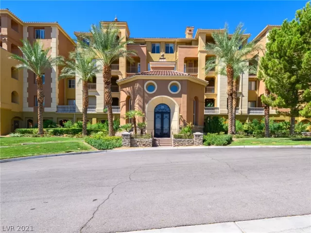 MLS: 2331874 Condo For Sale